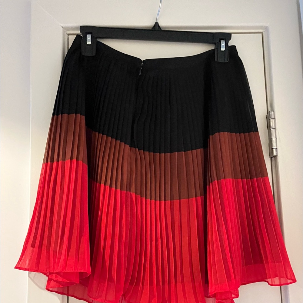 Elegant Black and Red Pleated Skirt